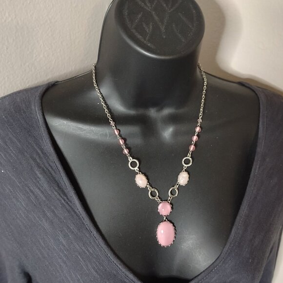 1928 Pink and Silver Necklace - Picture 2 of 10